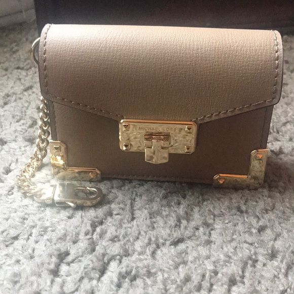 Michael Kors Kinsley Accordion Card Holder/Wallet - Picture 5 of 8